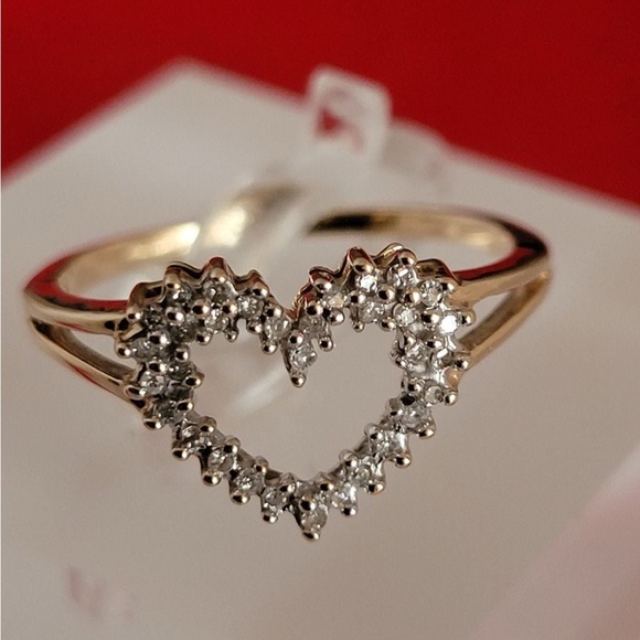Diamond ring heart cluster 10k - Picture 8 of 10